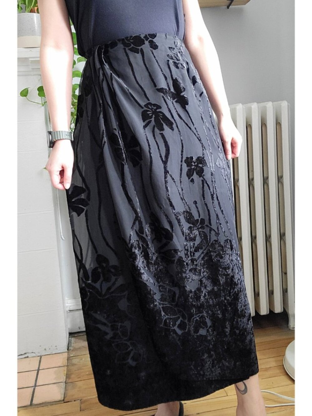 Black mesh velvet maxi skirt - small/medium